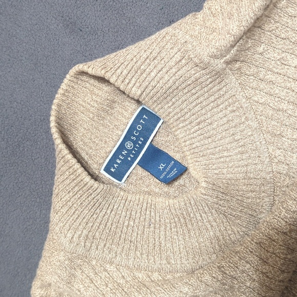 Mid arm length vintage high neck sweater - Picture 2 of 2